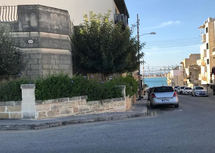 בית אירוח Merzuq House